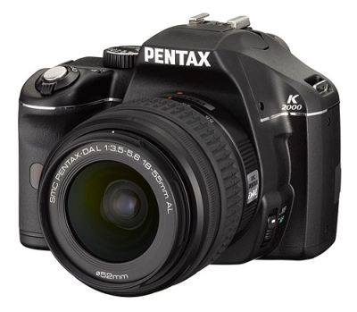 Pentax выпускает зеркальную камеру K2000