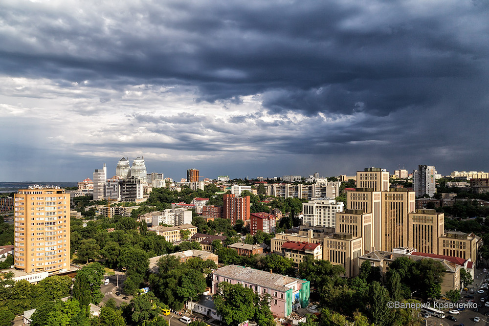 Фотографія "Тучи над городом встали, в воздухе пахнет грозой..." / Валерий Кравченко / photographers.ua