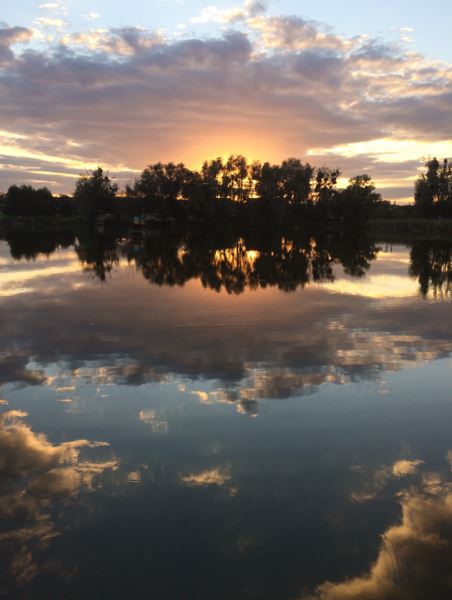 Фотографія Захід сонця над ставком / Игорь Разумовский / photographers.ua