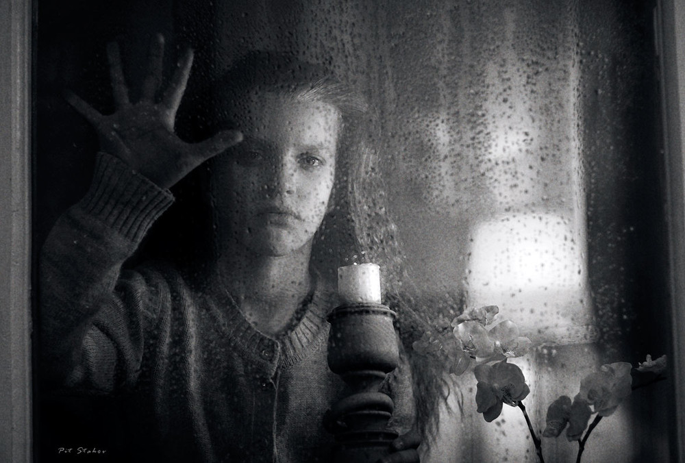 Фотографія За окном тихо шепчет дождь, Умывая слезами траву... / Петро Стахов / photographers.ua