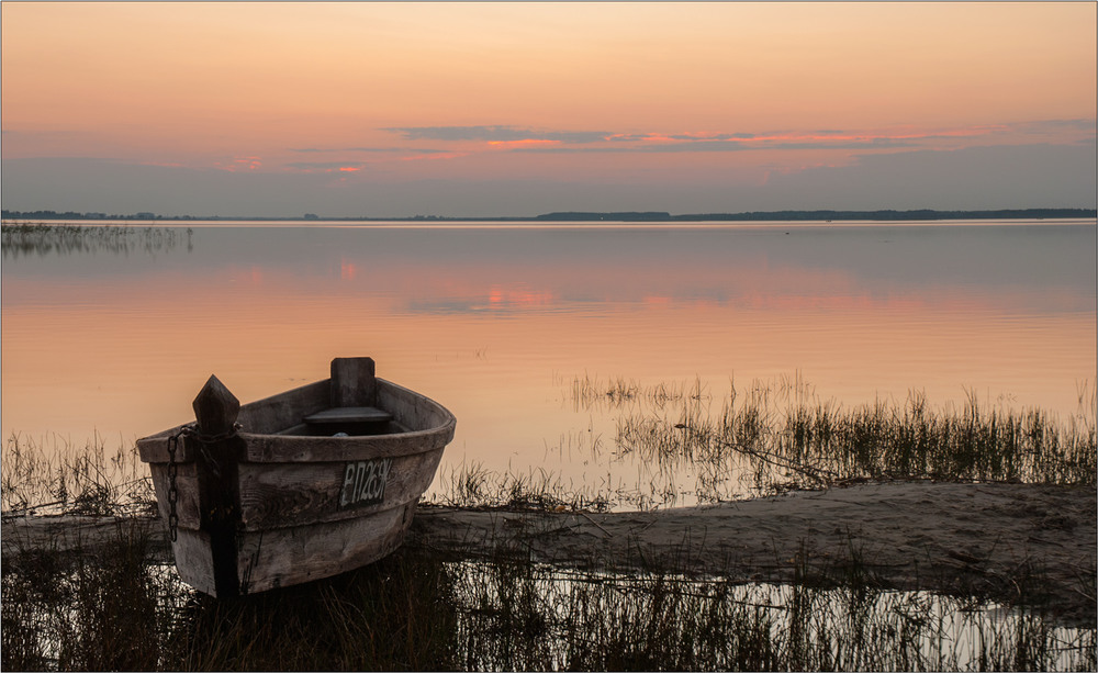 Фотографія Човник і озеро... / Юрій Веремчук (YurijV) / photographers.ua