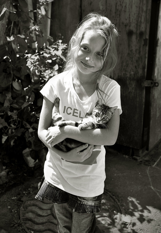 Фотографія девочка и кот / Синельников Александр / photographers.ua