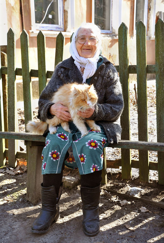 Фотографія бабушка и кот / Синельников Александр / photographers.ua
