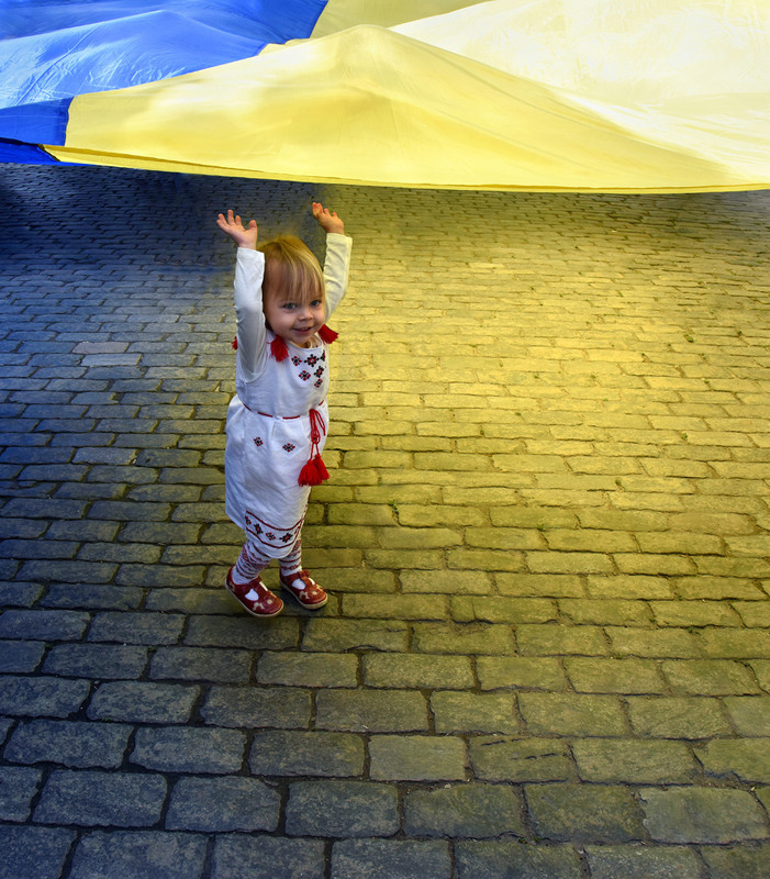 Фотографія девочка и флаг / Синельников Александр / photographers.ua
