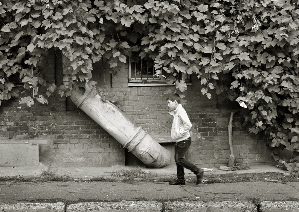 Фотографія труба, мальчик и виноград / Синельников Александр / photographers.ua