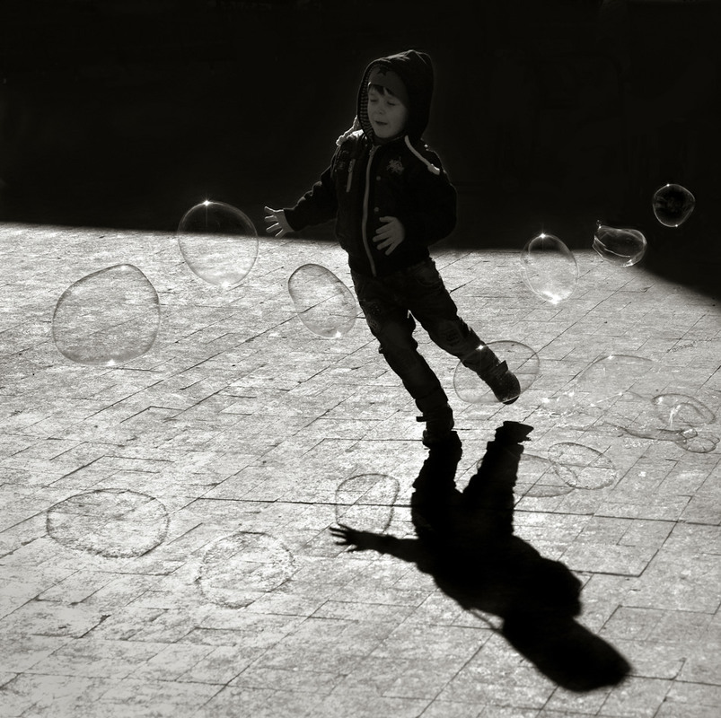 Фотографія танец с пузырями / Синельников Александр / photographers.ua