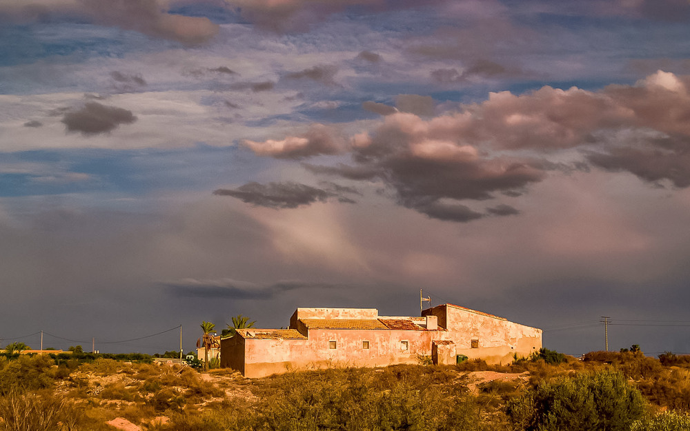 Фотографія захід сонця на старій фермі / Завриева / photographers.ua