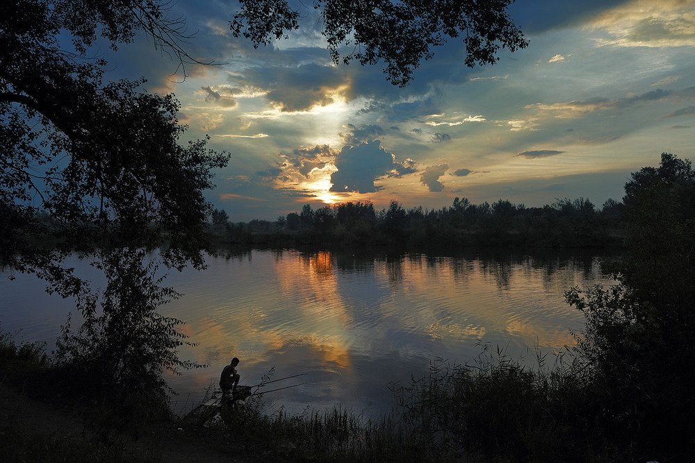 Фотографія А для хорошего рыбака удочка только нужна и река..... / Murat Kuzhakhmetov / photographers.ua