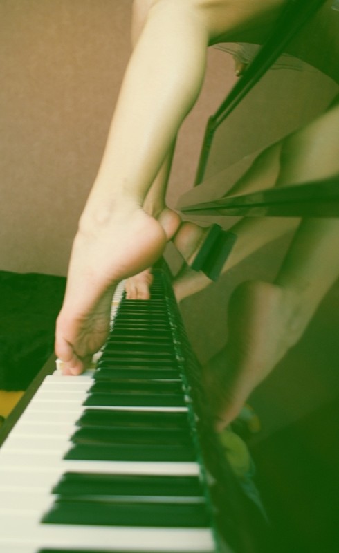 Фотографія -А что с пианино? -А на пианино, она играет, когда ей больно (часть 2) / Tasea Nova (Куманова Татьяна) / photographers.ua