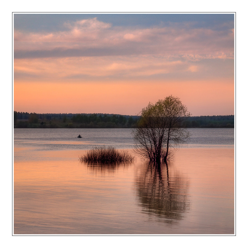 Фотографія вечерний этюд с рыбаком / Oleg Dmitriev / photographers.ua