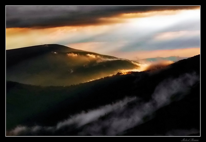 Фотографія Когда горы укрываются облачной дымкой / Роман Медвидь / photographers.ua