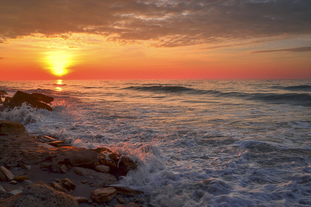 Фотографія Бурхливе море на сході сонця / Valery Kalmykov / photographers.ua