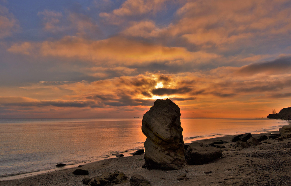 Фотографія Sunset over the stones / Valery Kalmykov / photographers.ua