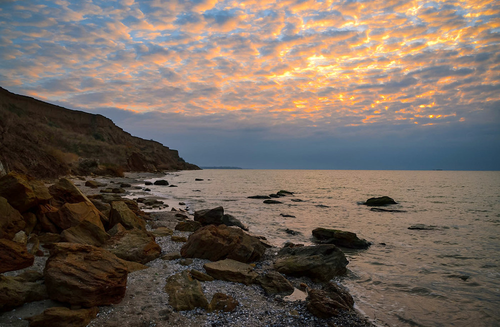 Фотографія Stones on a deserted coast / Valery Kalmykov / photographers.ua