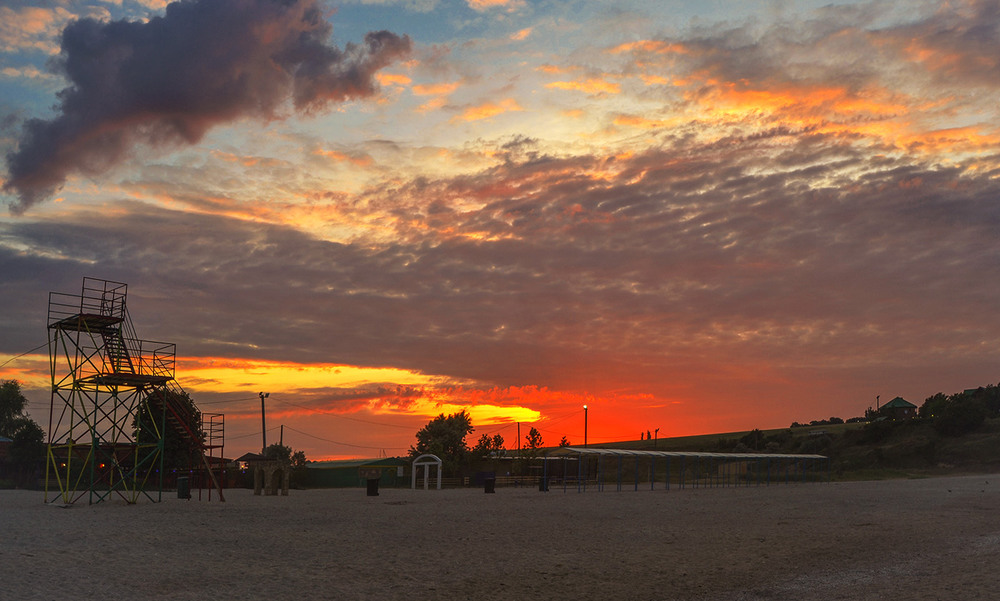 Фотографія Sunrise over the beach / Valery Kalmykov / photographers.ua
