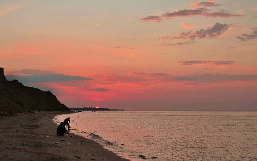 Фотографія Рибалки на сході сонця / Valery Kalmykov / photographers.ua