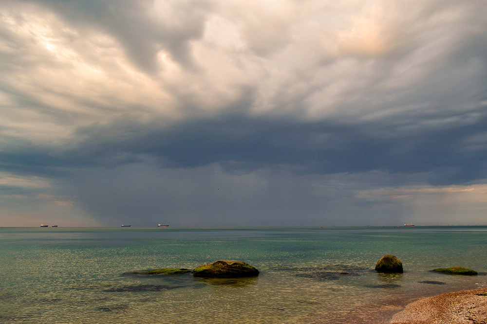 Фотографія Дощ над морем / Valery Kalmykov / photographers.ua