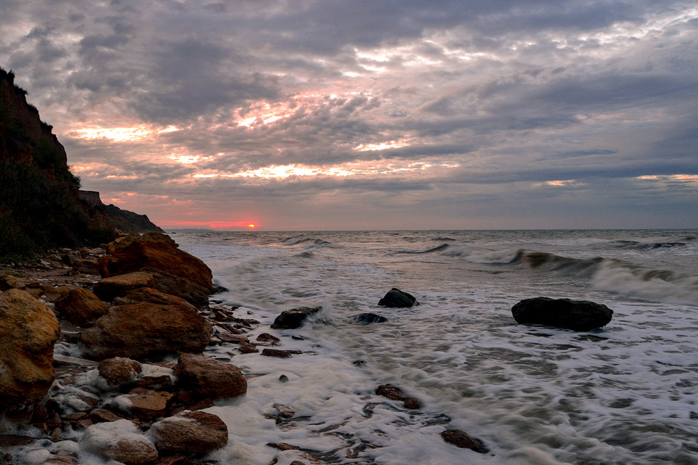 Фотографія Бурхливе море на сході сонця / Valery Kalmykov / photographers.ua