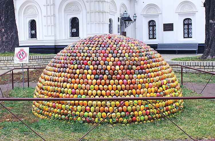 Фотографія полусфера из пасхальных яиц-крашенок / Vlad_M / photographers.ua