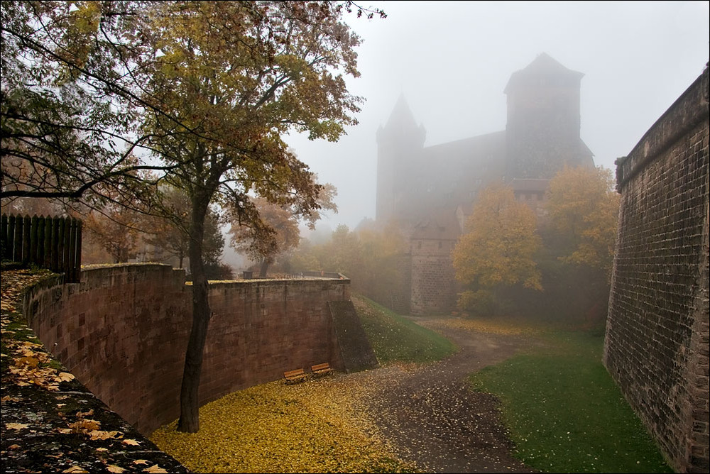 Фотографія замок Keiserburg туманным утром / Oksana Neukam / photographers.ua