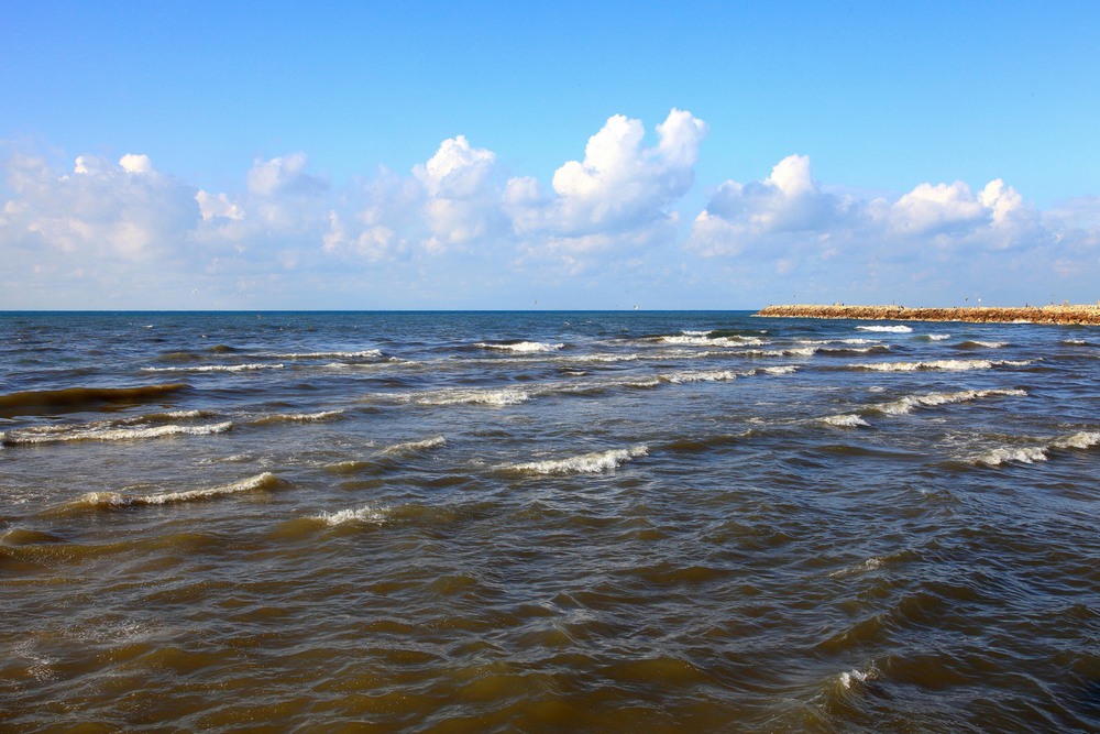 Фотографія Впадение реки Яркон в Средиземное море. / Ольга / photographers.ua