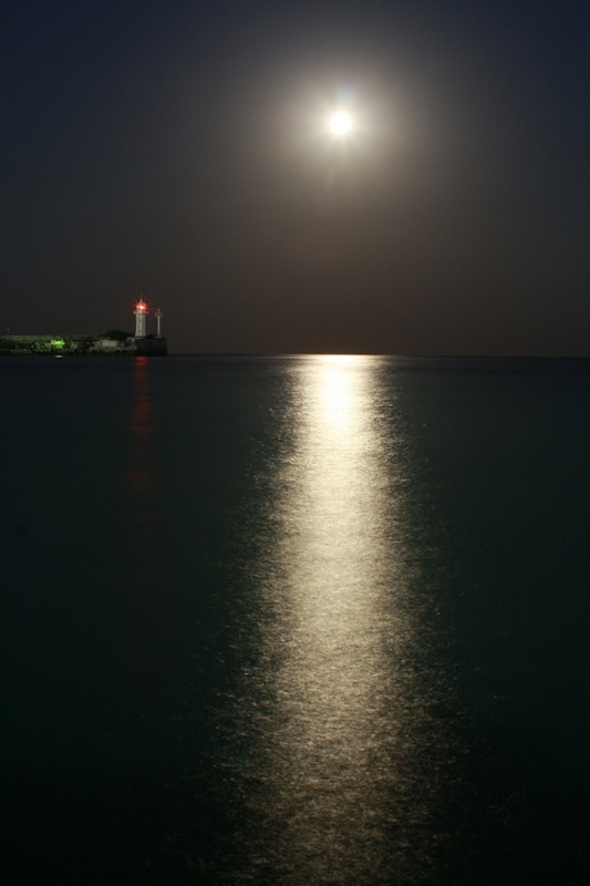Фотографія маяк и луна / Сорока Юрій / photographers.ua