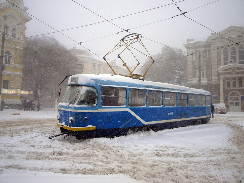 Фотографія Однажды в студеную зимнюю пору синий трамвайчик к рельсам примерз / Kaiser_Wilhelm_II / photographers.ua