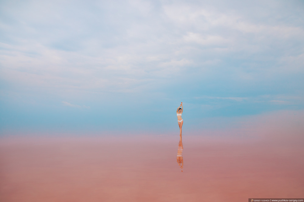 Фотографія Фотосессия на розовом озере в Крыму #1 / Сергей Юшков / photographers.ua