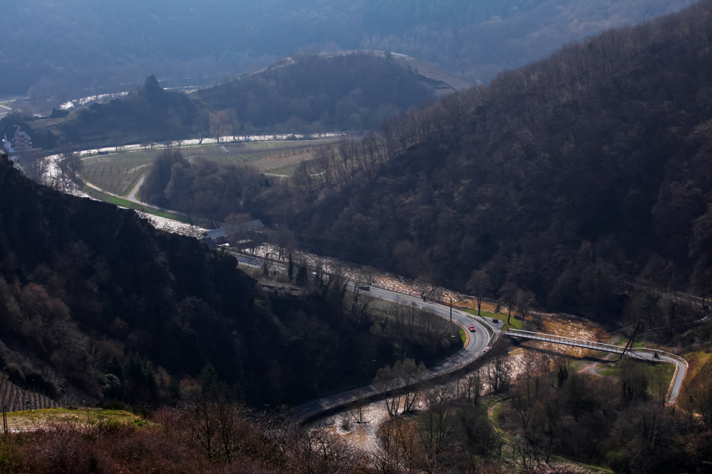 Фотографія Глубоко в ущелье / Valziwa / photographers.ua