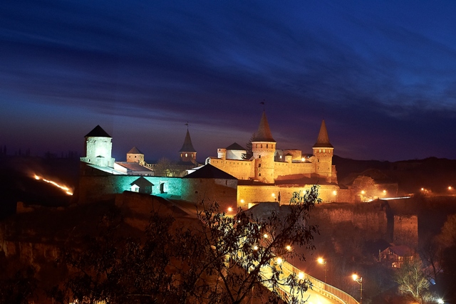 Фотографія Замок в ночи ... / Валентин Пономаренко / photographers.ua