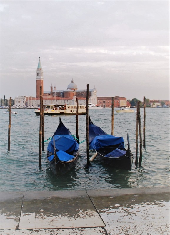 Фотографія Venice, Italy. Resting gondolas. / Хелена Томассон / photographers.ua