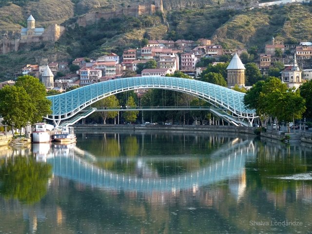 Фотографія Мост Мира в Тбилиси / Shalva Londaridze / photographers.ua