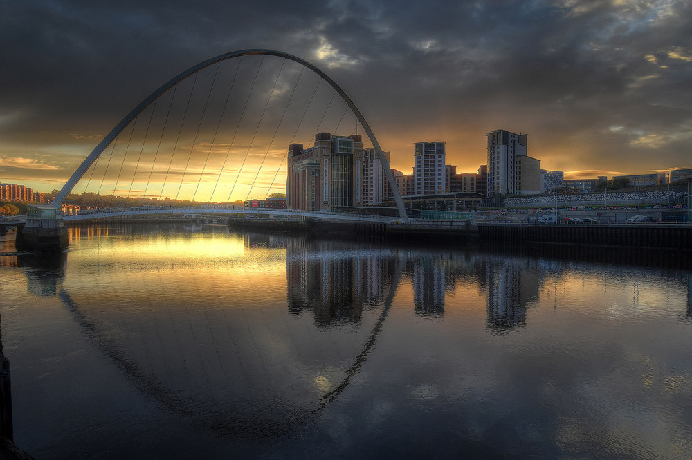 Фотографія Gateshead Millennium Bridge at dawn / The Rjuh / photographers.ua