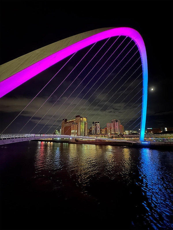 Фотографія Gateshead Millennium Bridge at night / The Rjuh / photographers.ua