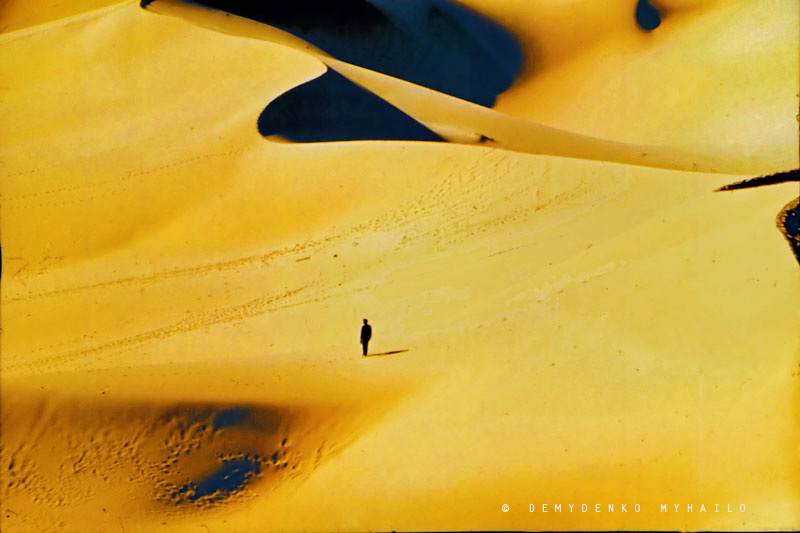 Фотографія Шагая через пустыню Сахара / Михаил Демиденко / photographers.ua