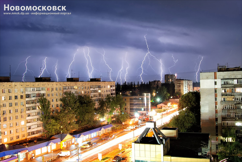 Фотографія Гроза над Новомосковском 16.07.2012 / Roman.NMSK / photographers.ua