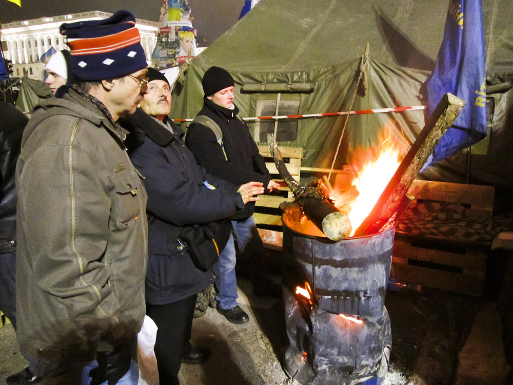 Фотографія Майдан жив, Майдан живе, Майдан буде жити! / Олексій Стеценко / photographers.ua