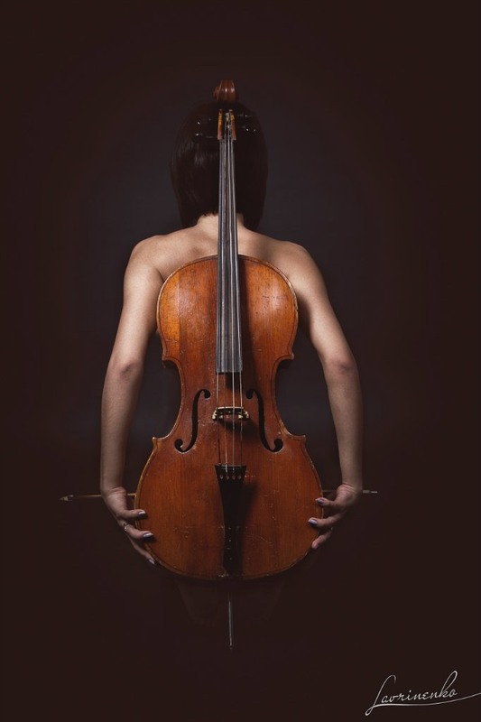 Фотографія С виолончелью / Карина Лавриненко / photographers.ua