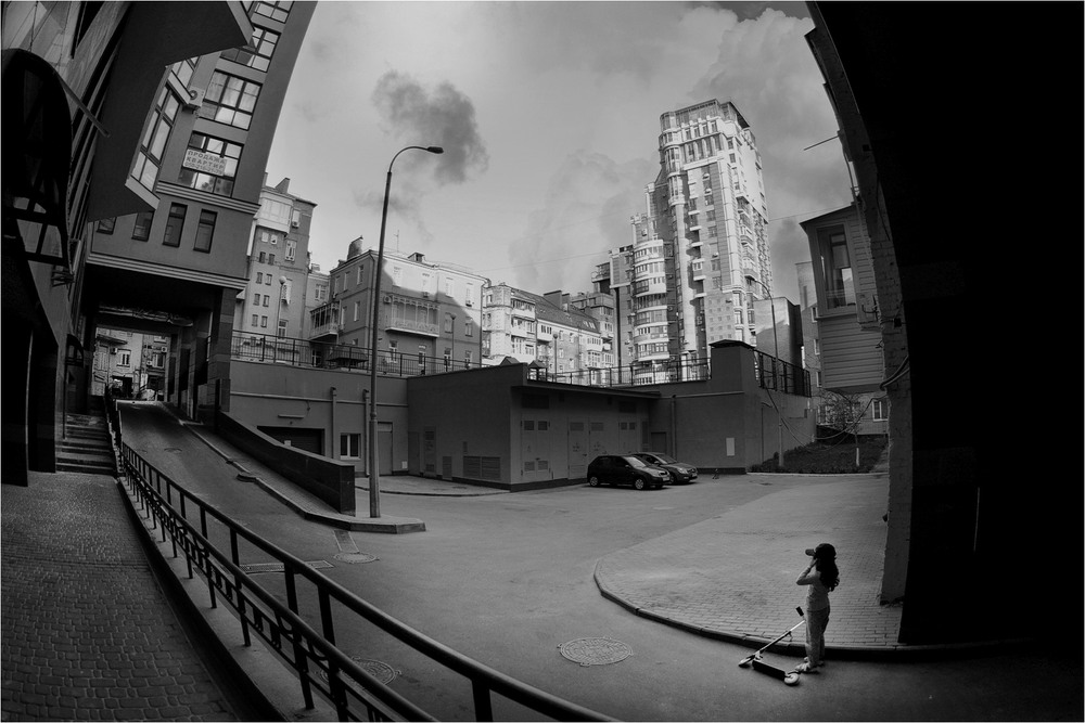 Фотографія Дівчинка і місто / Edward / photographers.ua