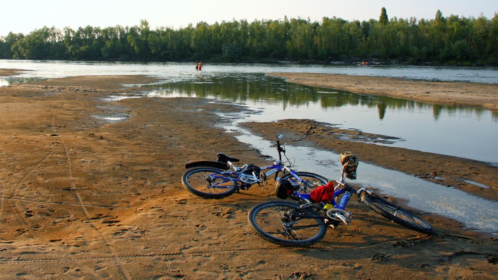 Фотографія Серія "Відкритий простір". Річка і хлопці / Edward / photographers.ua