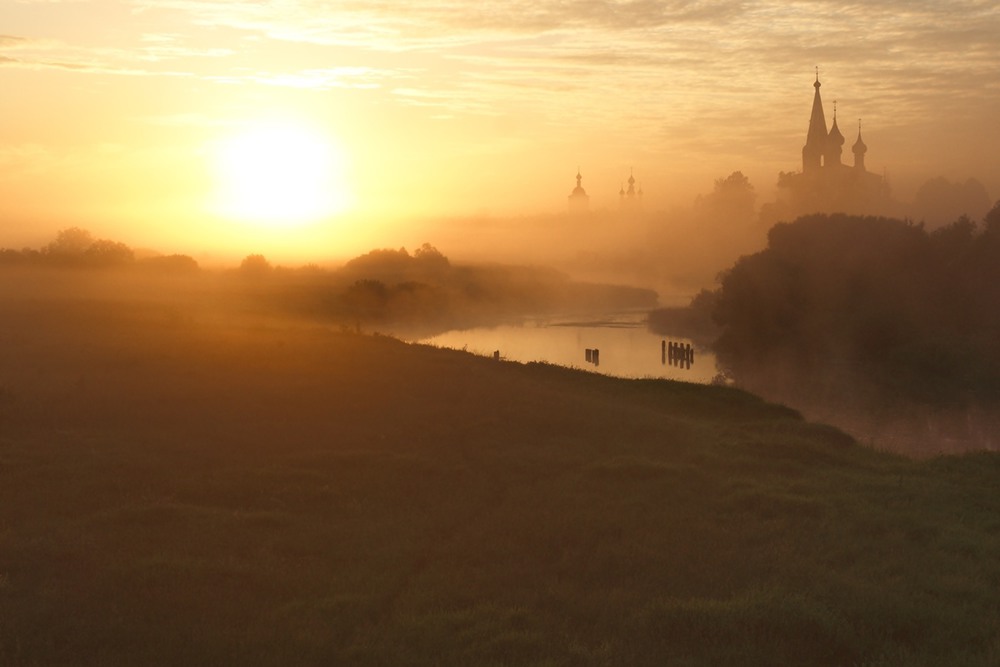 Фотографія Восход Солнца на реке Теза / Oleg Zkl / photographers.ua