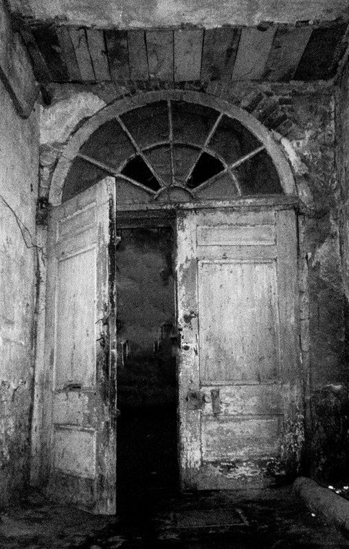 Фотографія дверь, за которой тебя ждет никто / Bernadette / photographers.ua