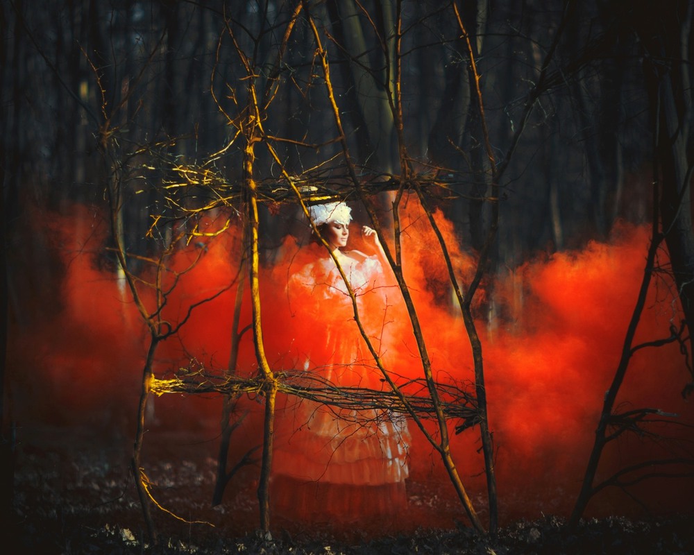 Фотографія танцуя в огненной дымке / Bernadette / photographers.ua