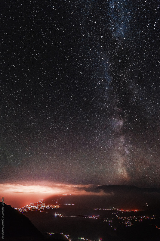 Фотографія Ночное небо над Алуштой. / Ден Диденко / photographers.ua