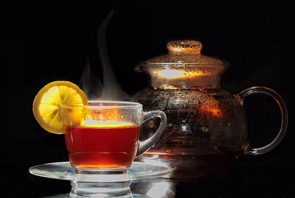 Фотографія чай с лимоном на столе.. / Sergej Miller / photographers.ua
