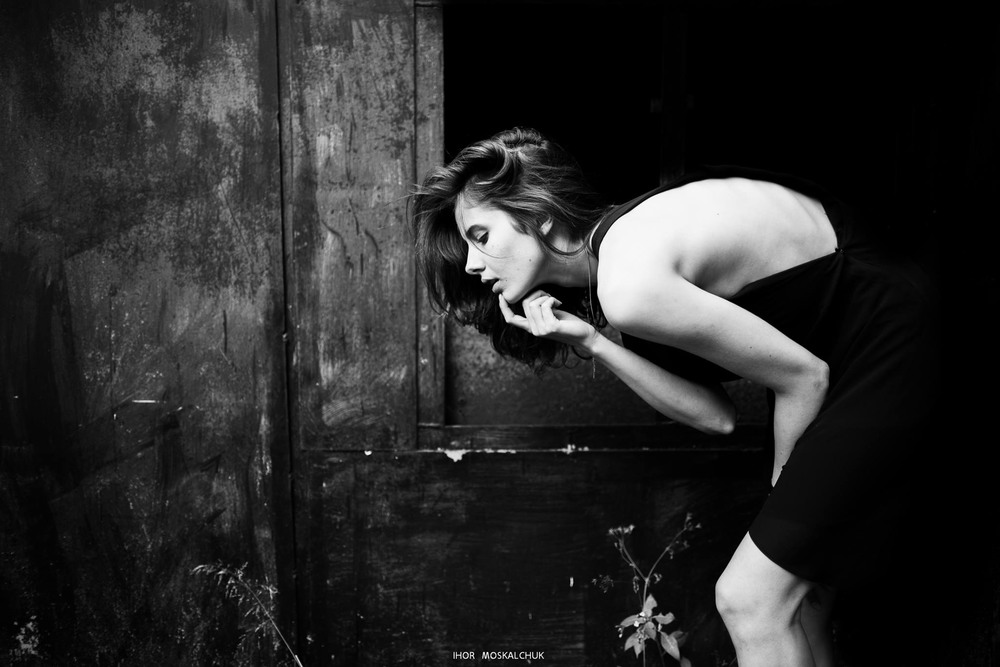 Фотографія girl in a black dress / Ihor Moskalchuk / photographers.ua