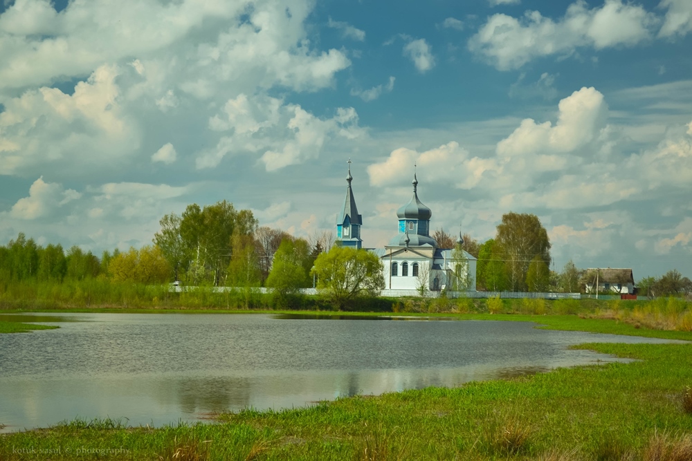 Фотографія Озеро біля церкви / Василь Котик / photographers.ua
