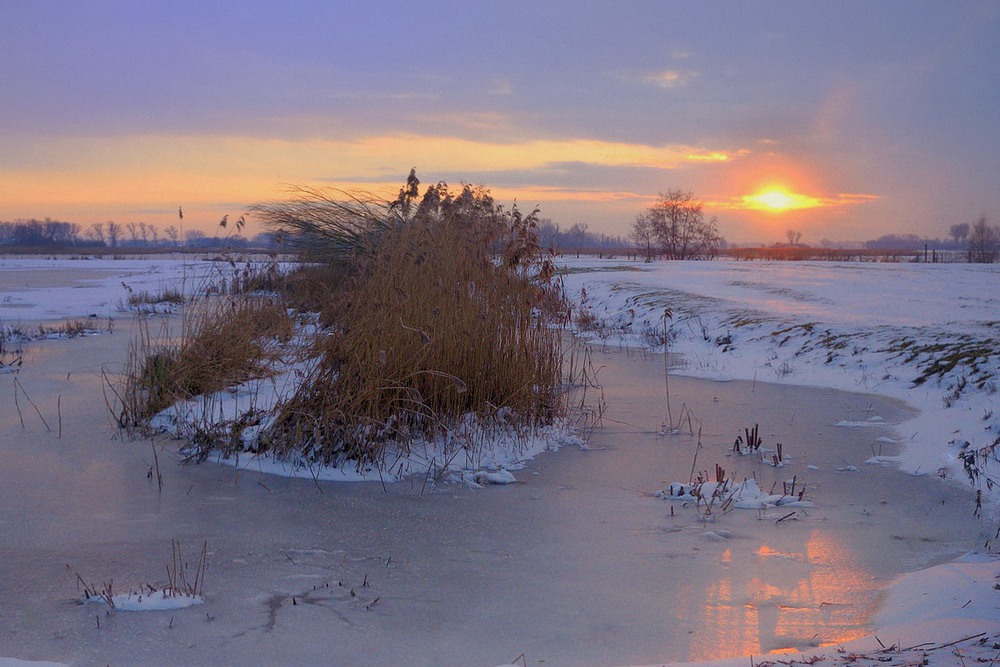 Фотографія A winter sunset. / Johny Hemelsoen / photographers.ua