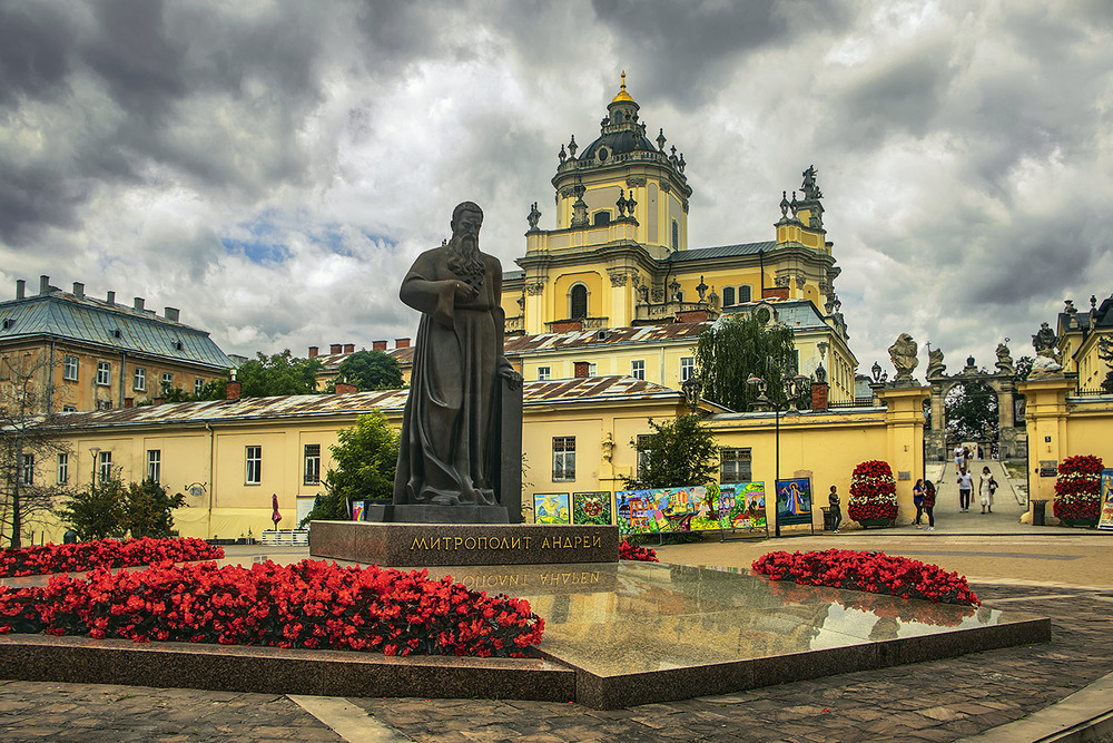 Фотографія Темні хмари обступили Львів. Сумно. / Юрій Максименко / photographers.ua