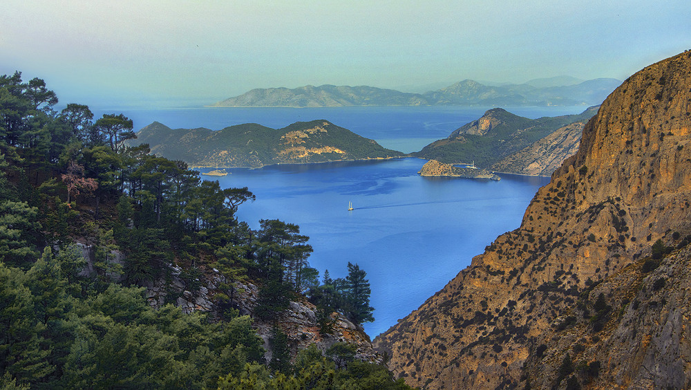 Фотографія - Гори, скелі - тута скрозь. - Нє, ліси, дерева, шишки - скрозь. Нє - море й острови тута скрозь! / Юрій Максименко / photographers.ua